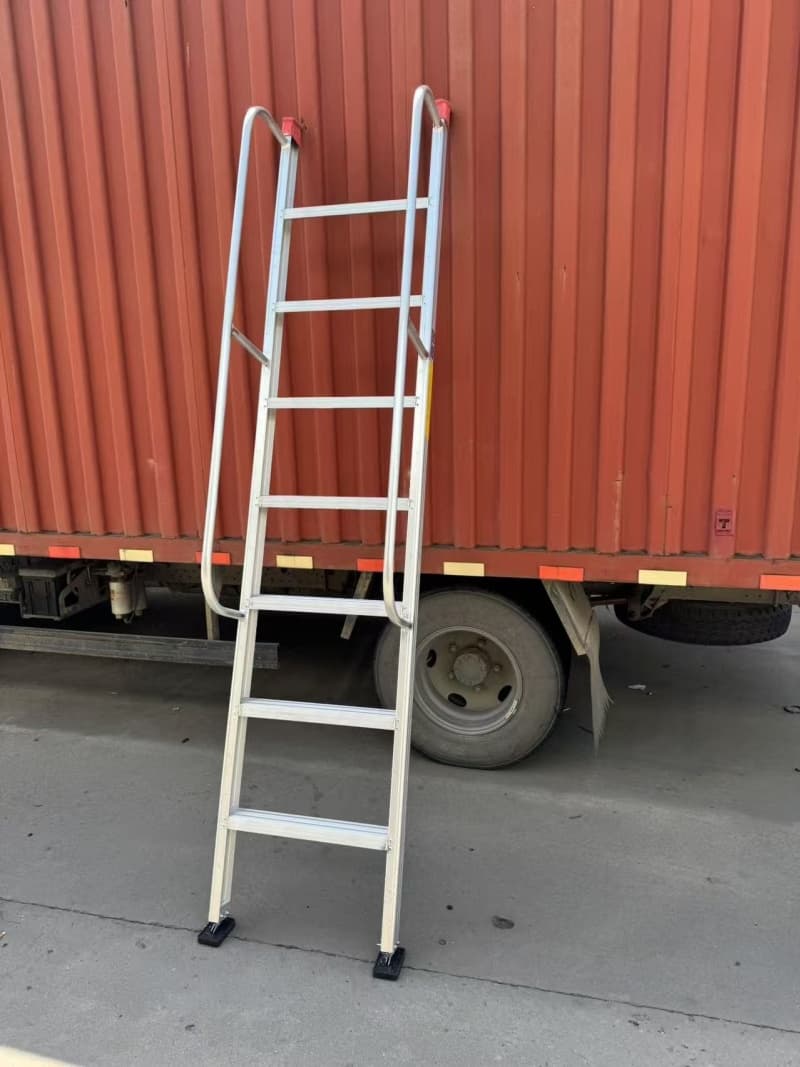 定制鋁合金基坑爬梯